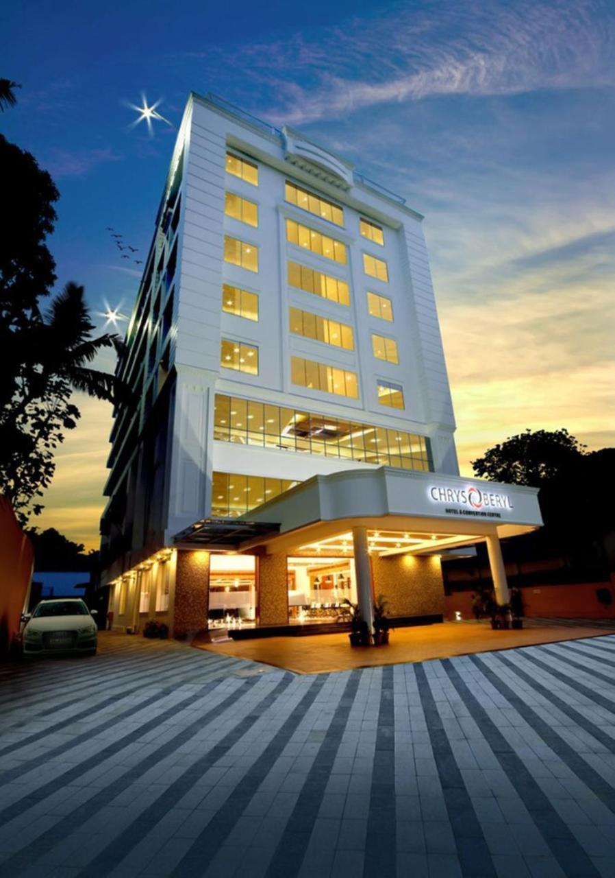 Hotel Chrysoberyl Kottayam Esterno foto